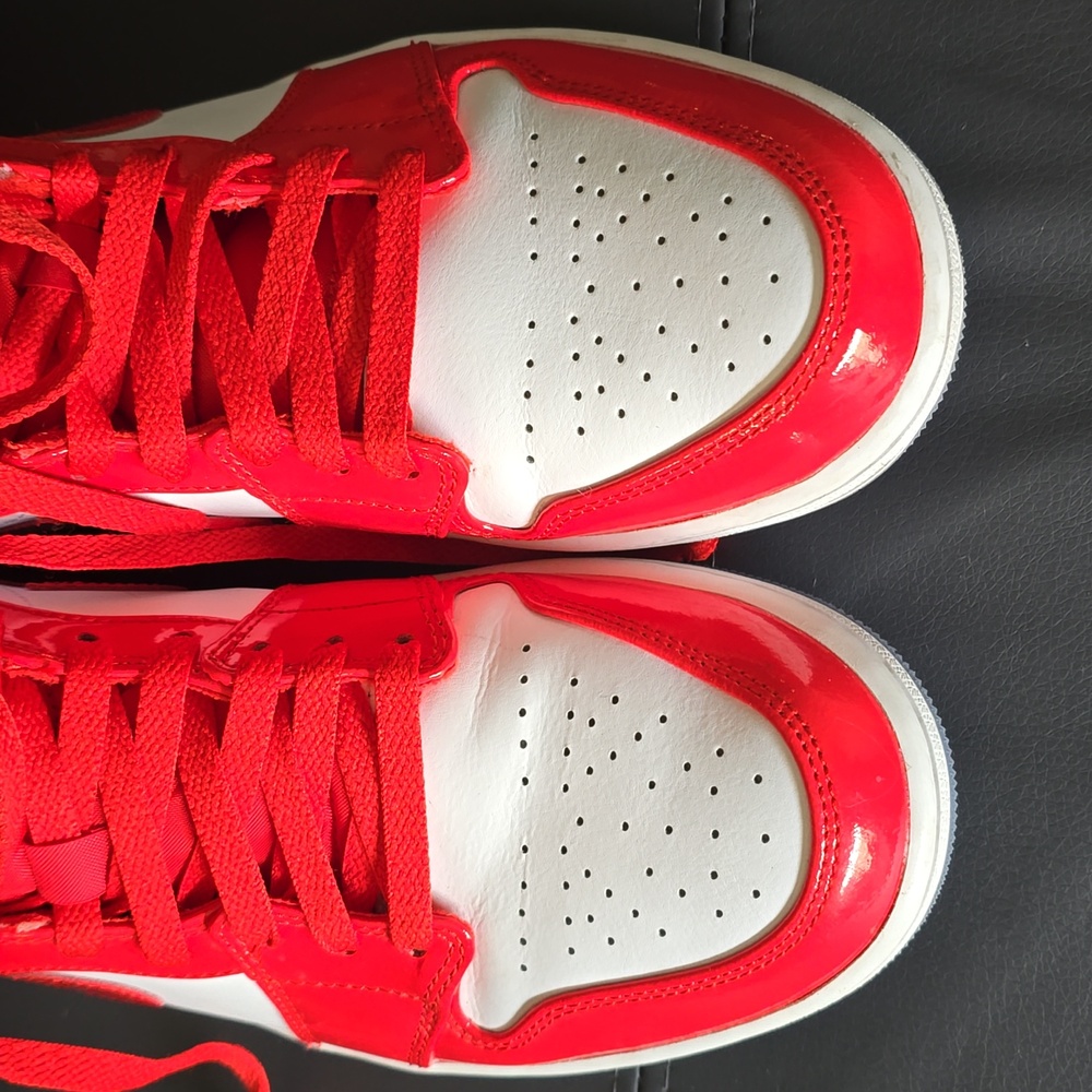 Nike Air Jordan 1 Mid SE Barcelona Sweater Red Men’s 9.5 EUR 45 (DC7294 600) - Picture 6 of 9